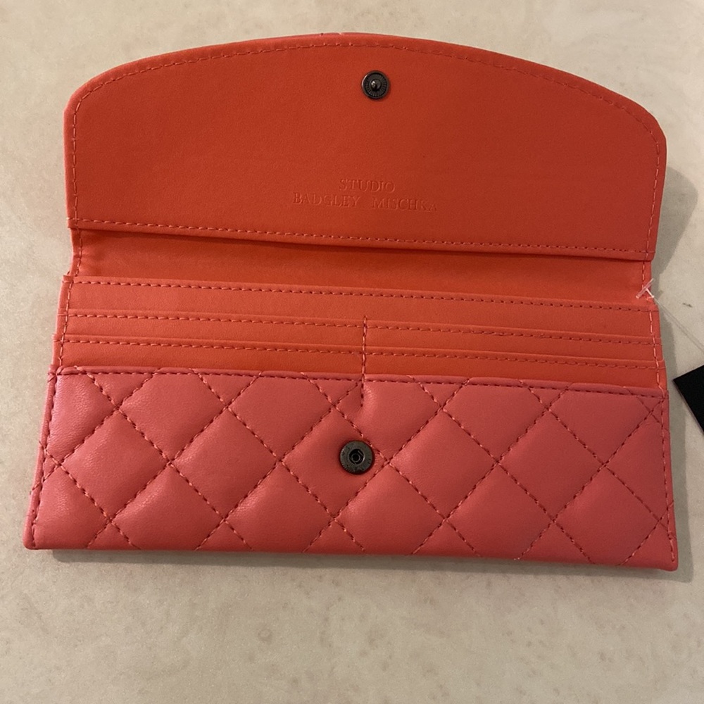 NWT Badgley Mischka Wallet - Picture 3 of 4